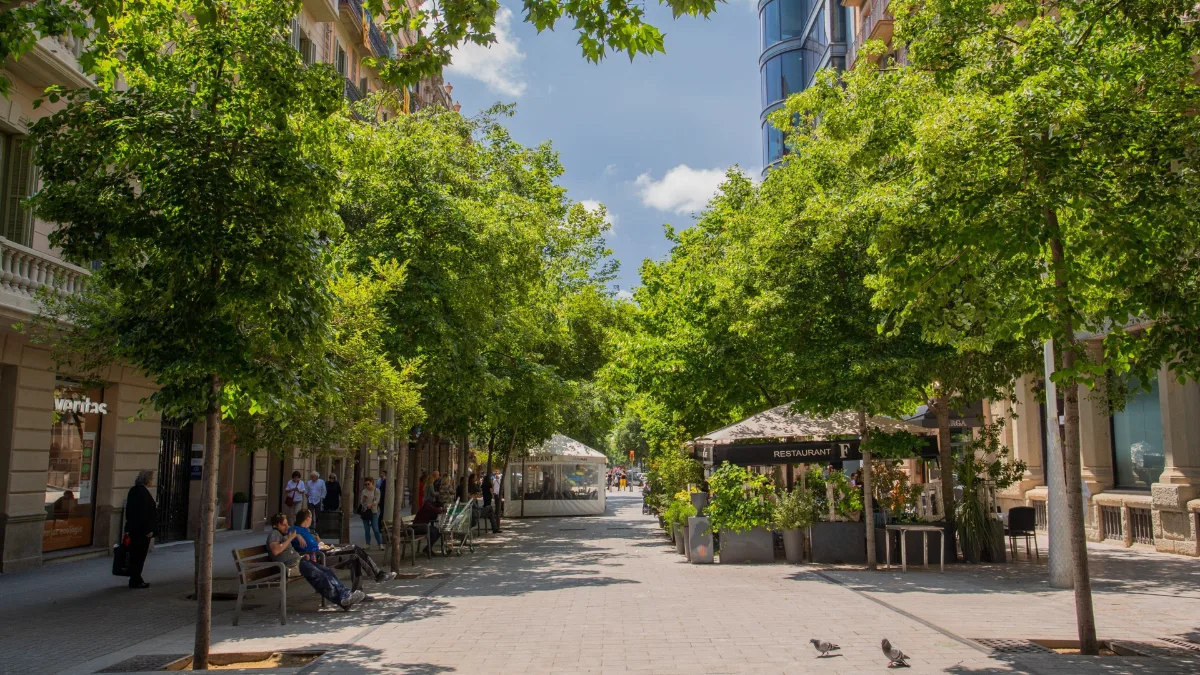 Eixample Barcelona street life cafes restaurants