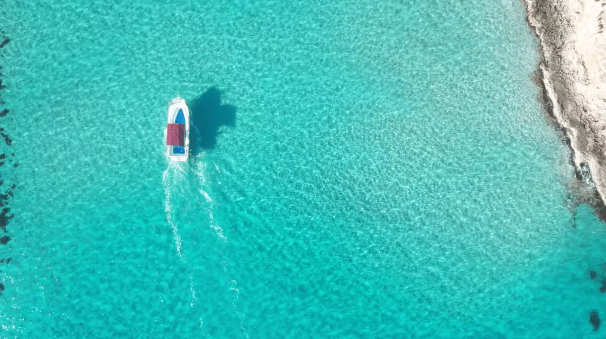 Crystal Lagoon, Comino
