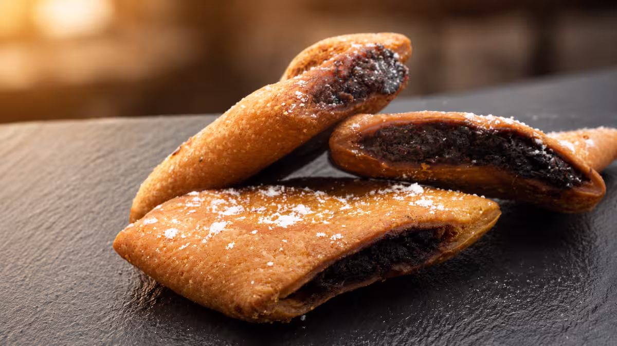 Imqaret, fried Maltese date pastries