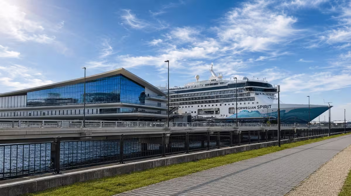 Norwegian Spirit docked at the Tokyo International Cruise Terminal