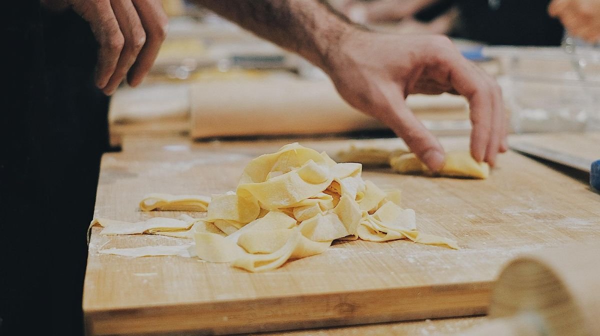 Pasta-making, wine tasting and dinner in Frascati