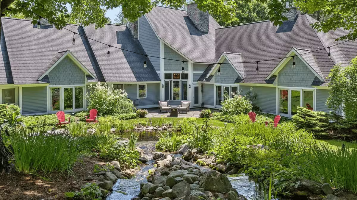 Stone Hill Inn adults-only bed and breakfast near Stowe, Vermont