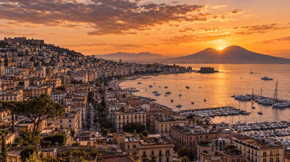 Naples Italy travel guide with Mount Vesuvius